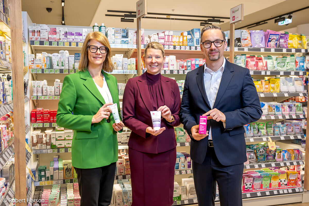 v.l.n.r. Margit Reisinger, Daniela Reumann, Markus Geyer (BIPA Geschäftsführung)