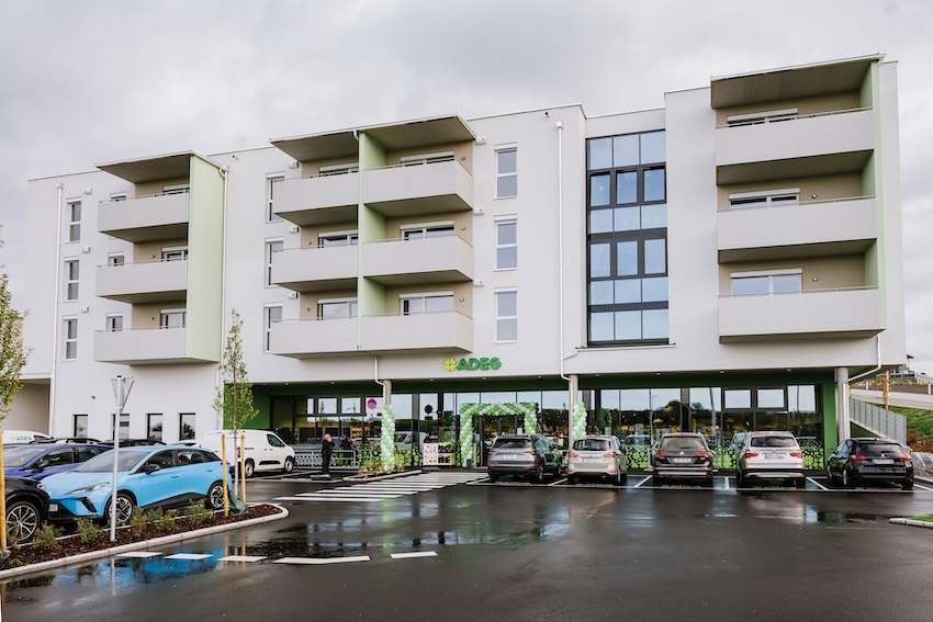 In Ardagger Stift im Bezirk Amstetten eröffnete am 22. Oktober Österreichs größter Hybridmarkt.