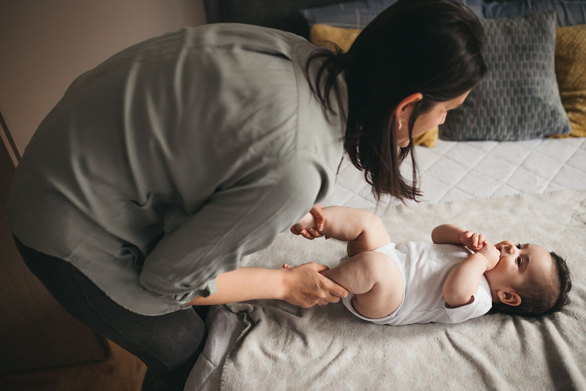 01_Mutter und Sohn © Nenad_Stojnev_GettyImages